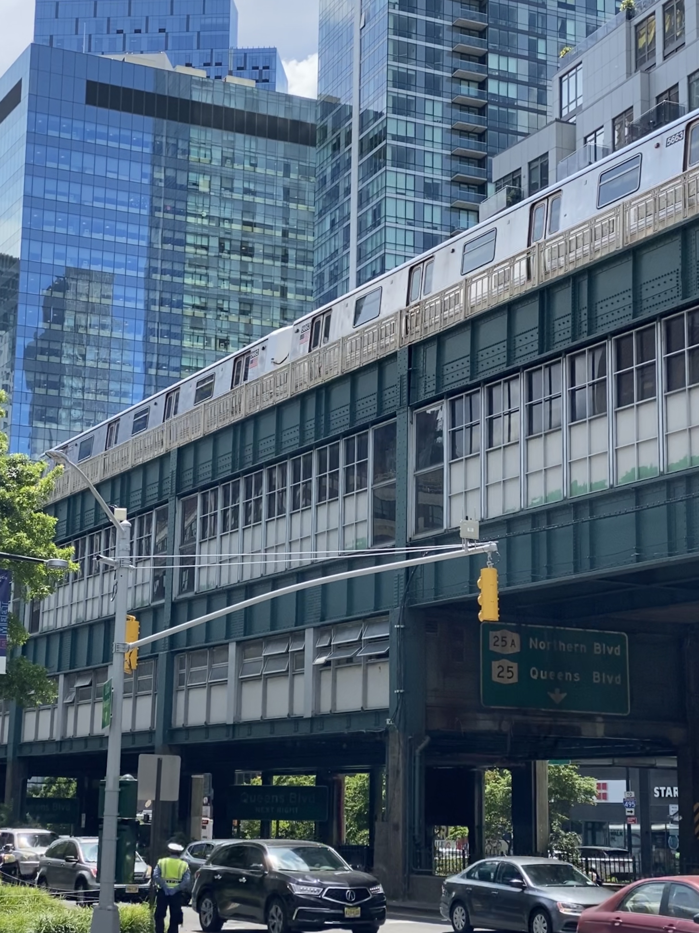 7 Train above ground in Long Island City